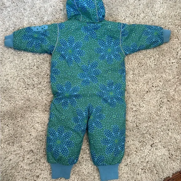 Hanna Andersson Blue and Green Footies floral design